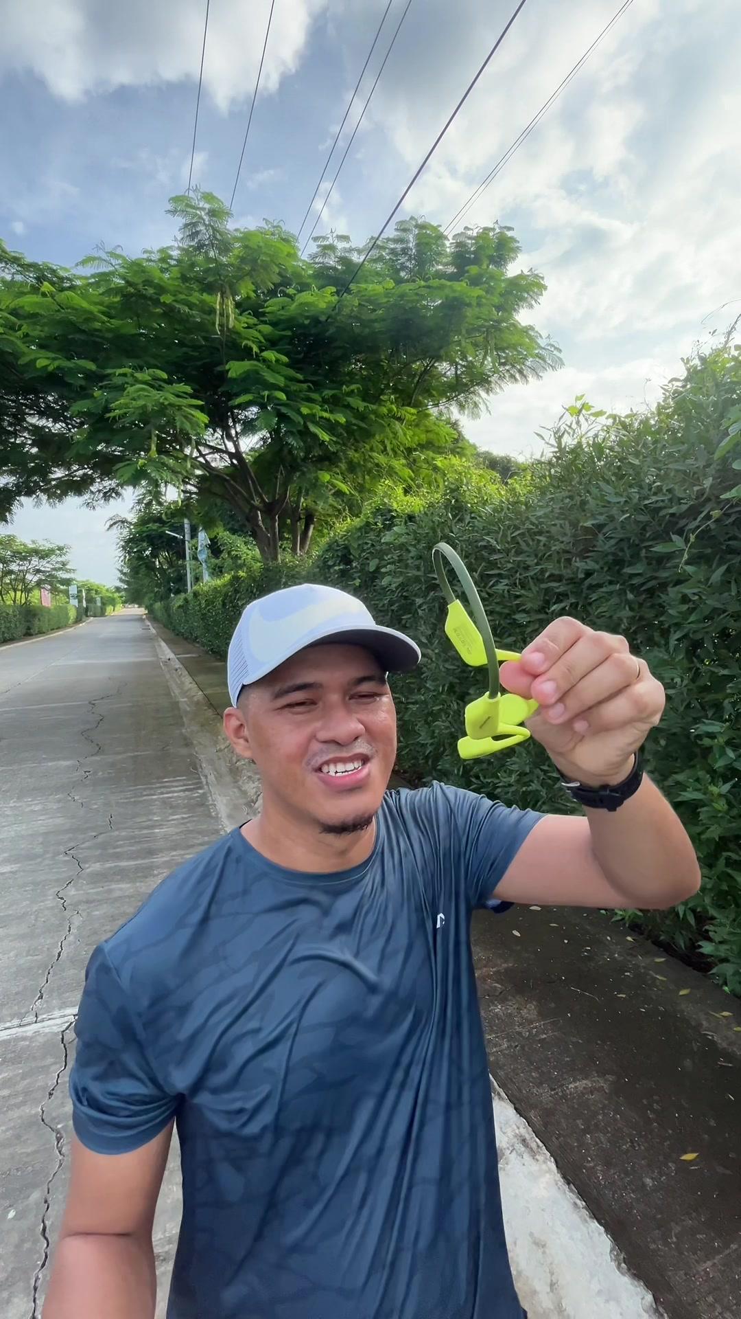 Try it. #boneconduction #wirelessearphone #polvcdgx1 #runningearphones #runningessentials #earphones