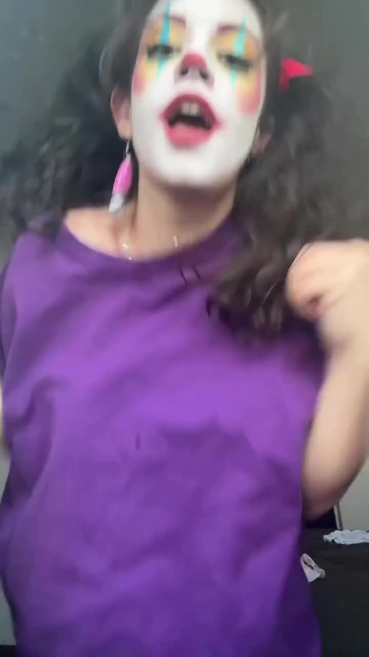 1 on 1 free live video chat with cute girls from all over the world.download now～