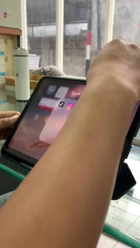 review image 0