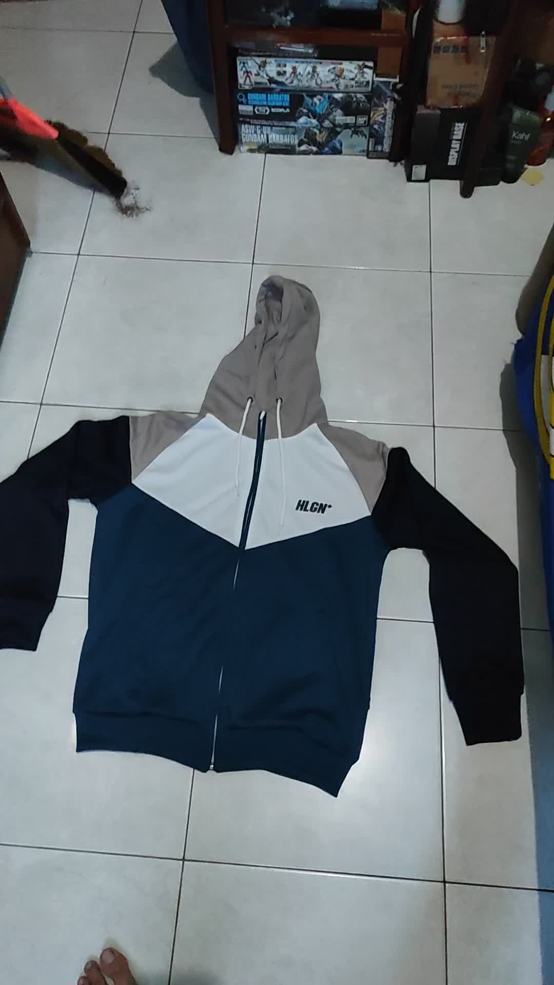 review image 0