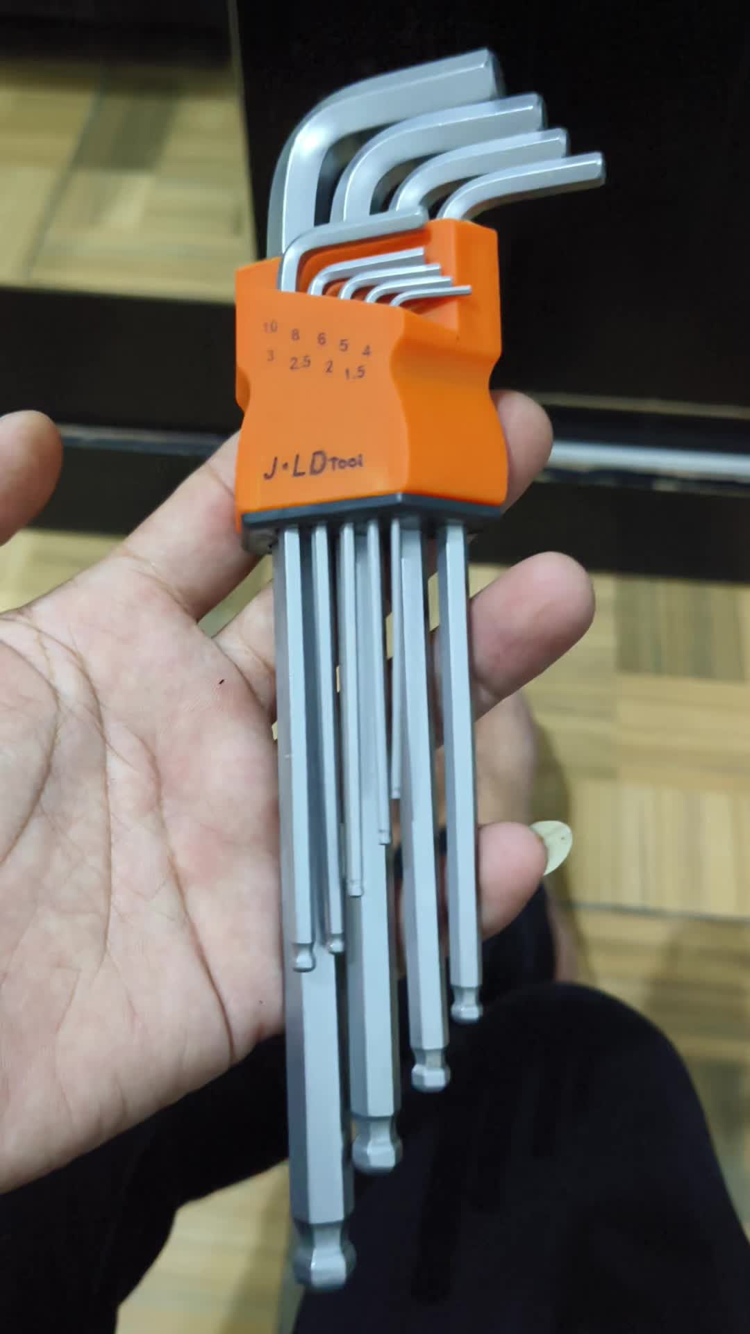 review image 0