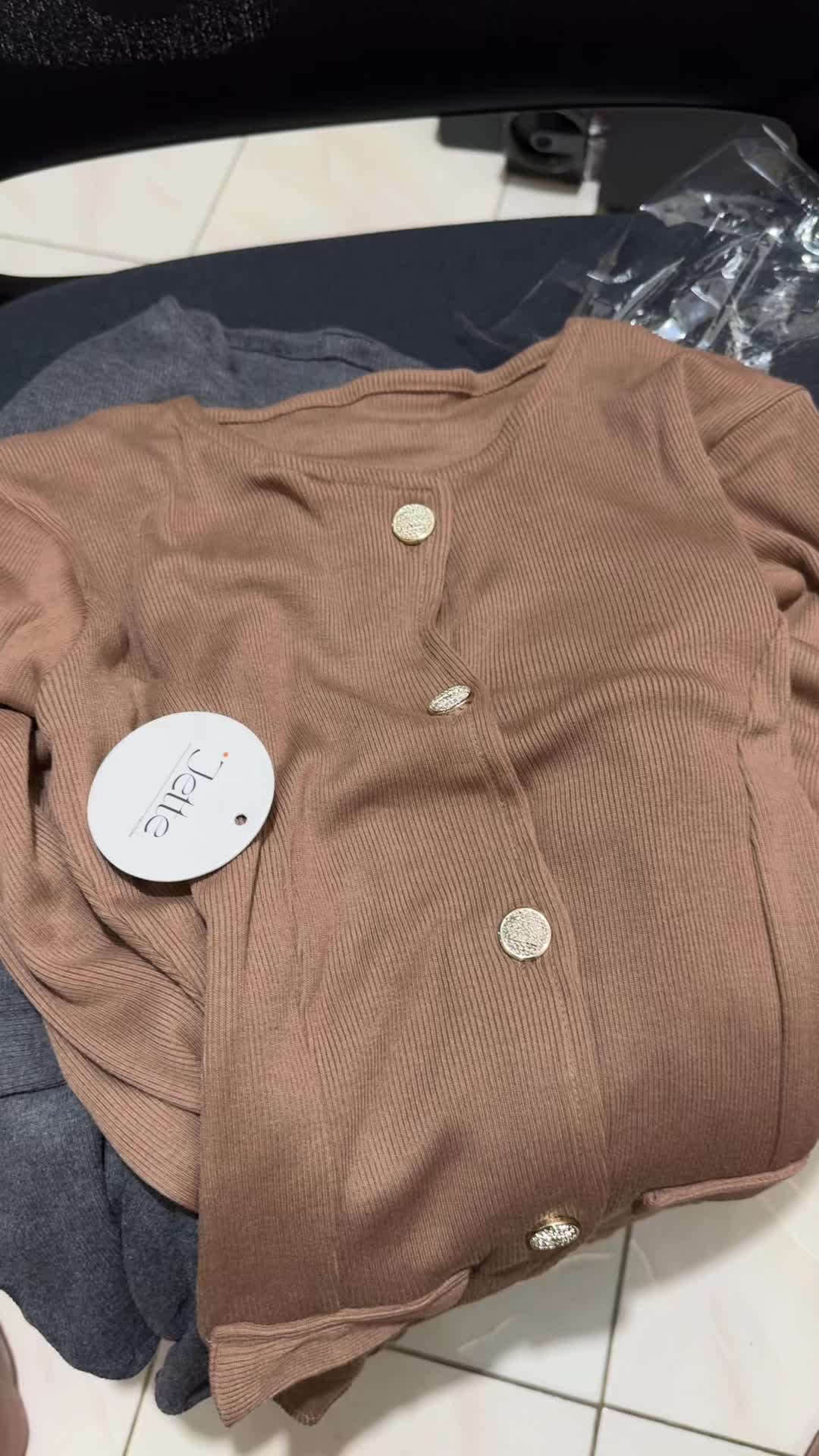 review image 0