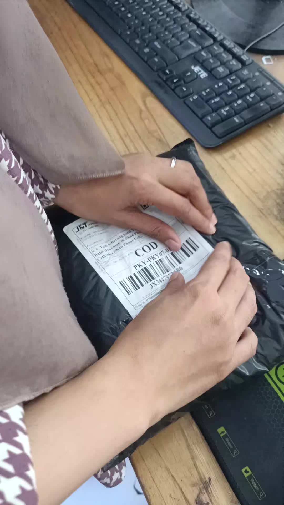 review image 0