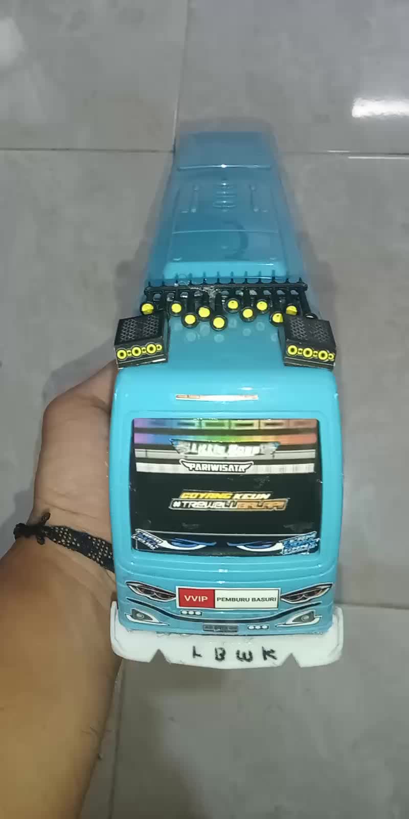 review image 0
