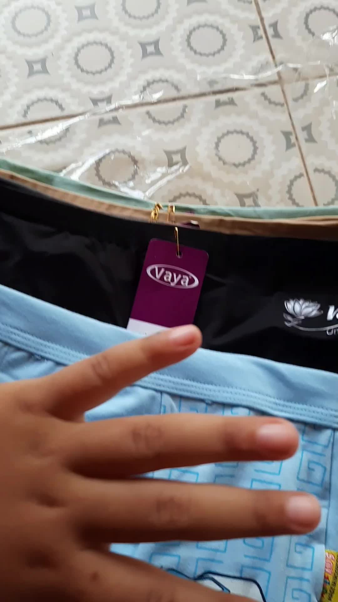 review image 0