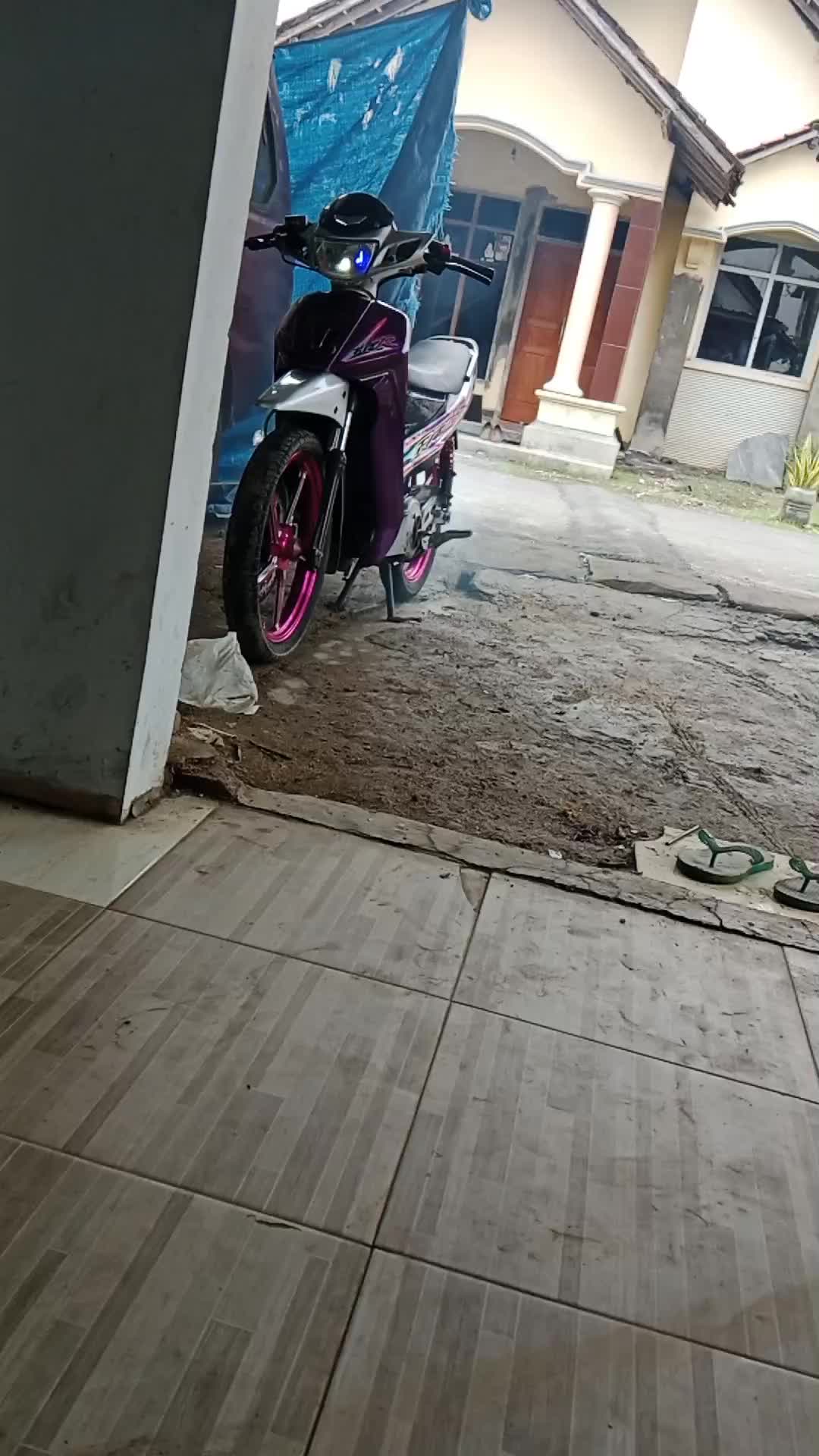 review image 0