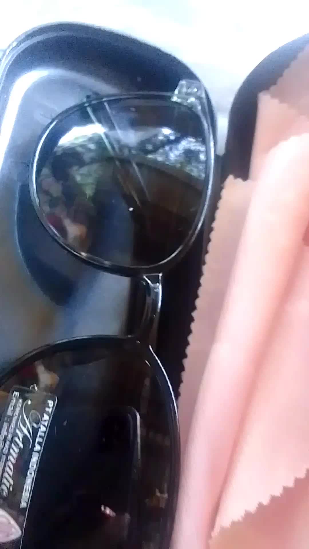 review image 0
