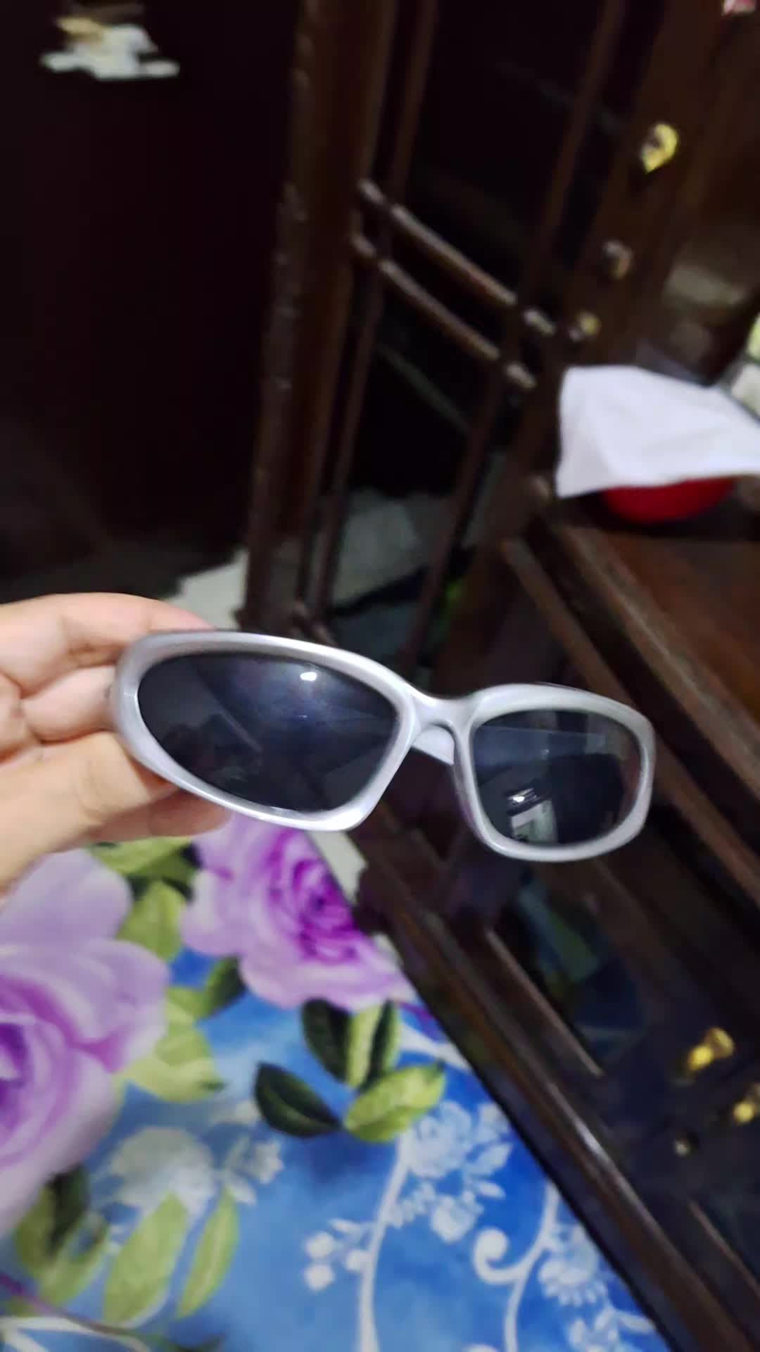 review image 0