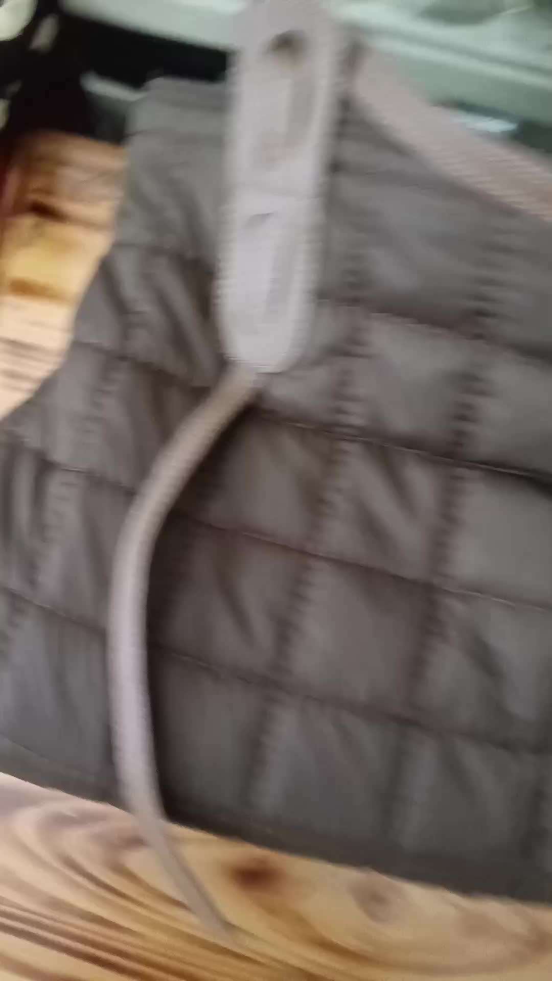 review image 0