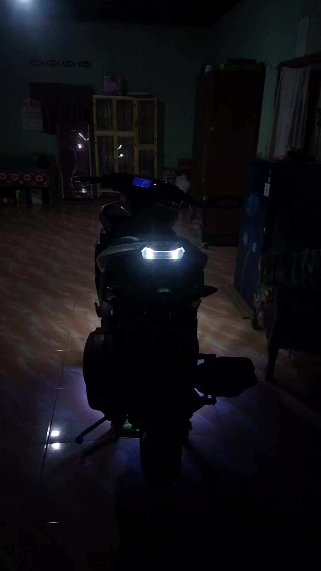 review image 0