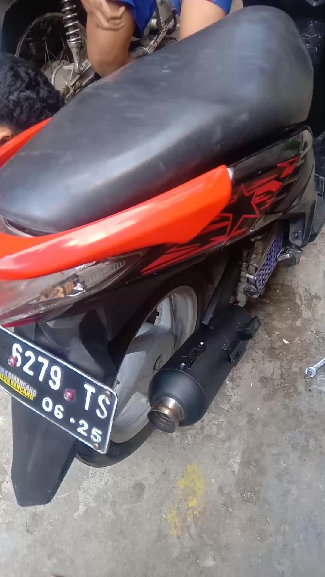 review image 0