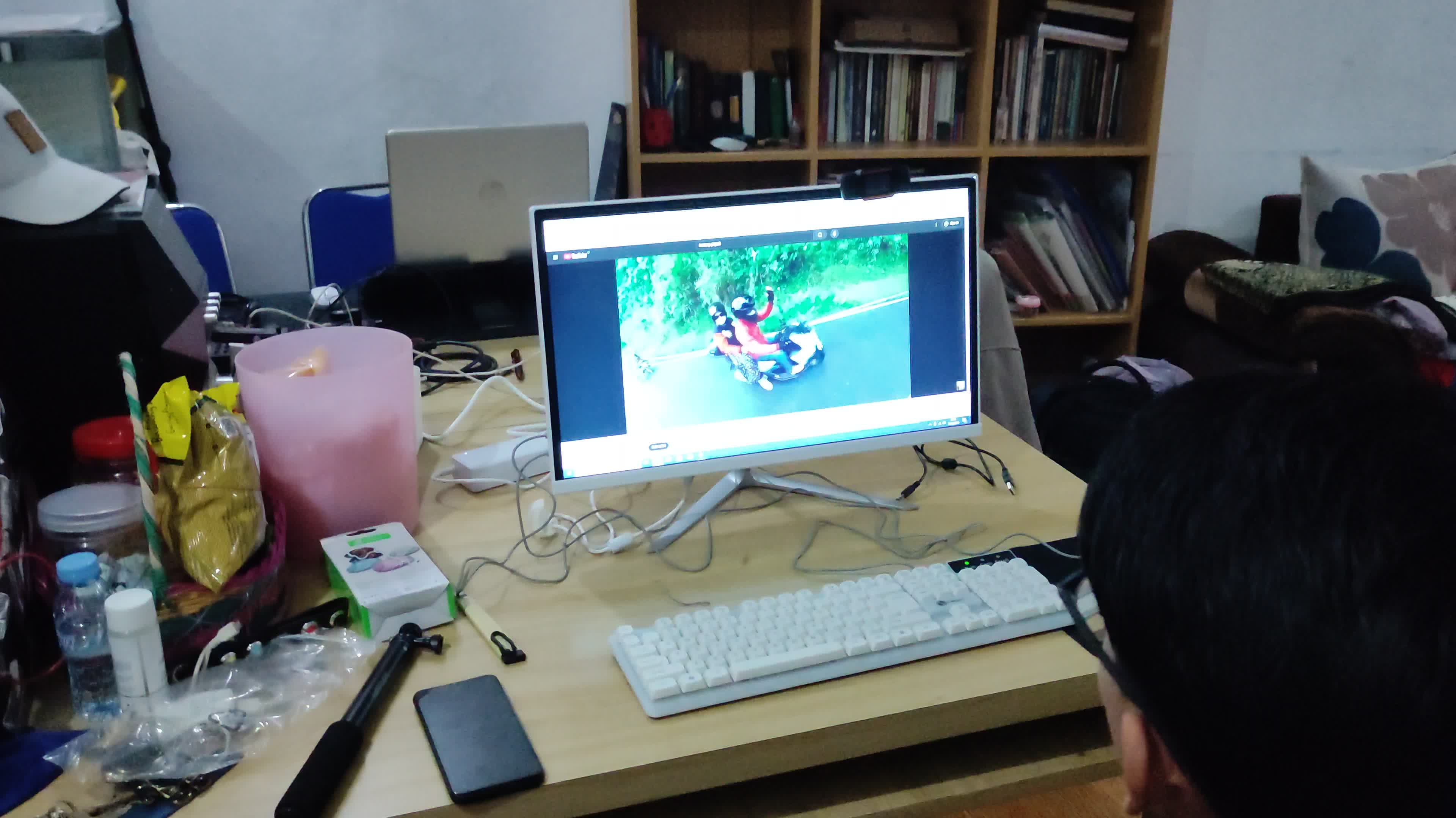 review image 0