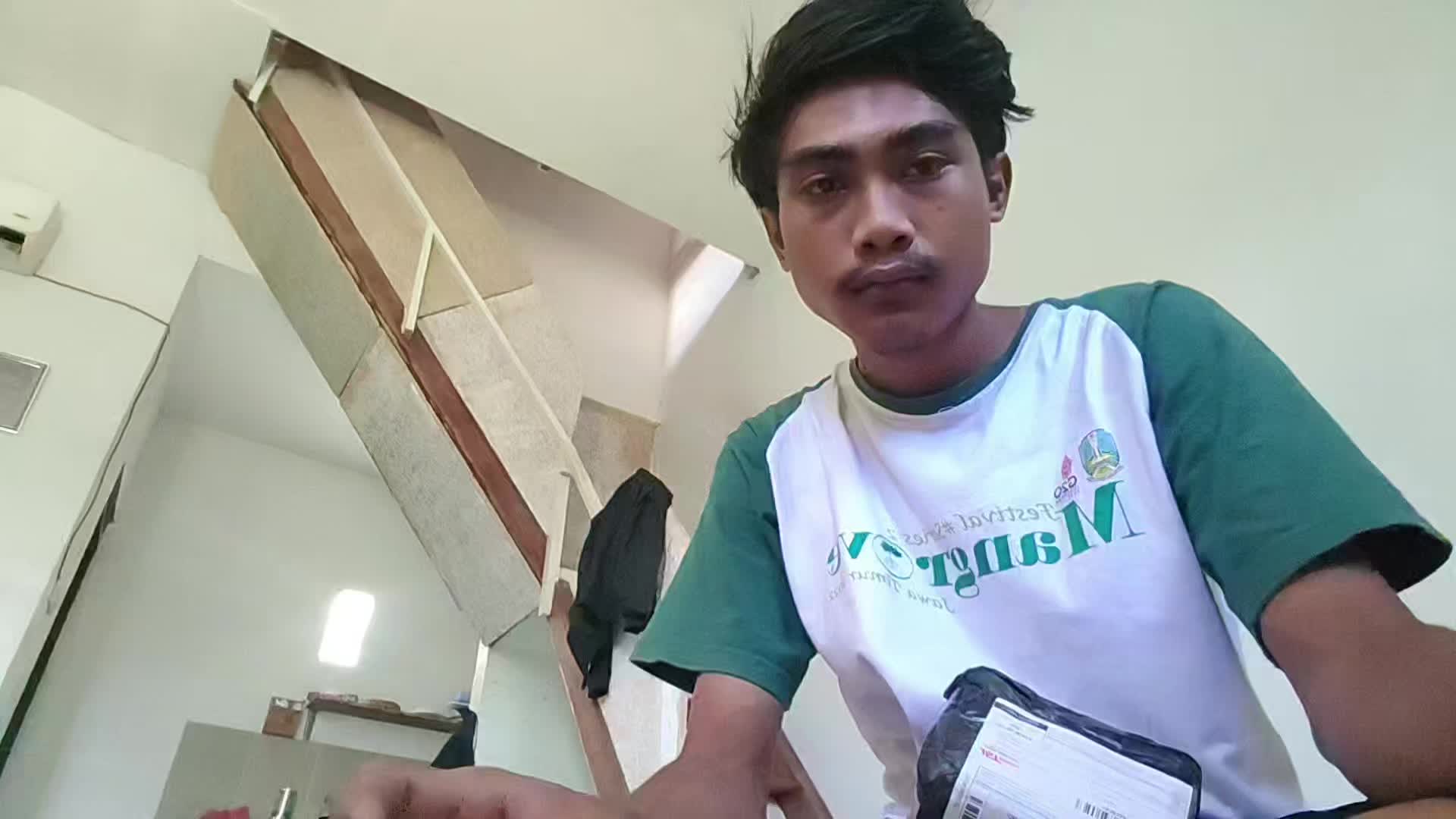 review image 0
