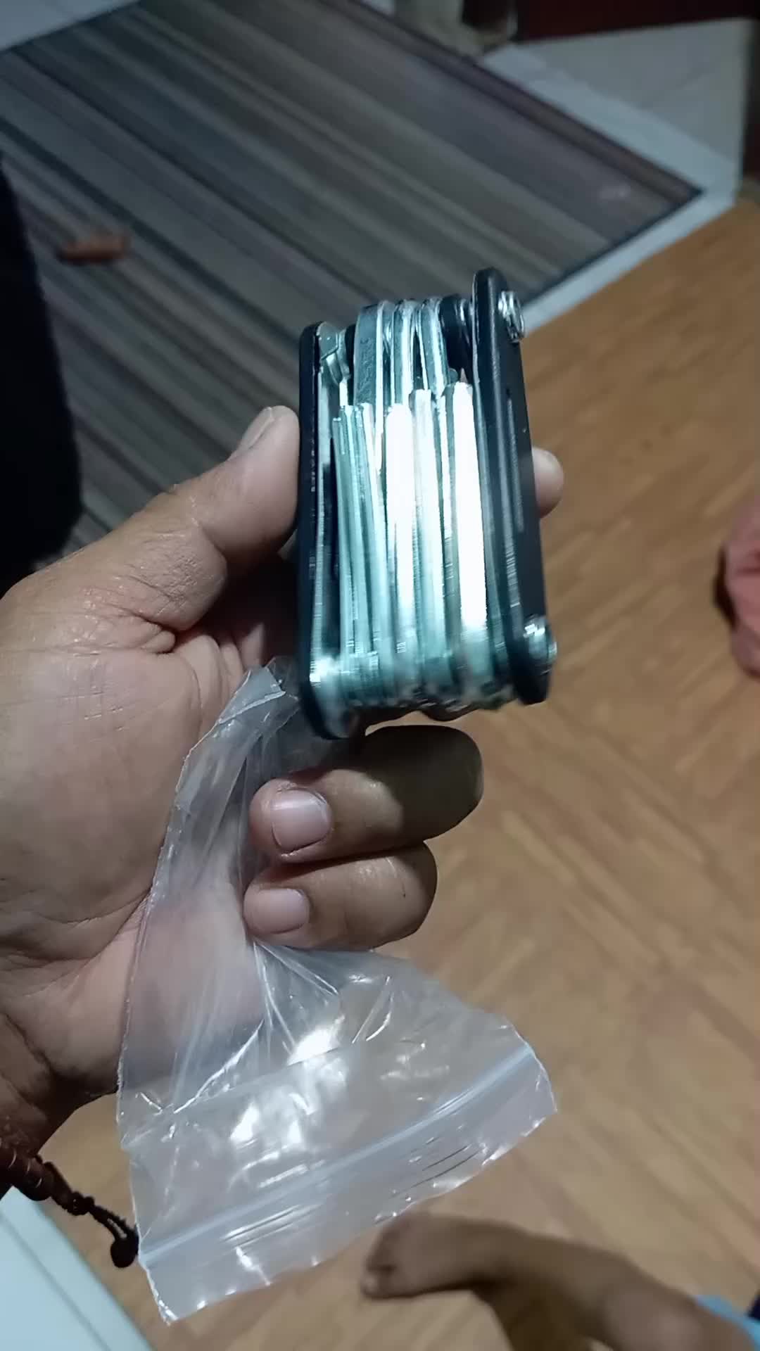 review image 0