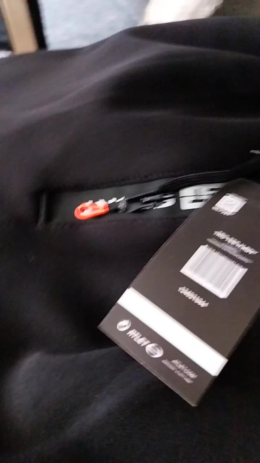 review image 0