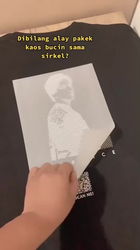 KAOS NEGATIVE EFFECT DENGAN SCANNER QR CODE BISA DI SCAN OTOMATIS MASUK FILTER INSTAGRAM - LACRE CLOTHES Katun Polos Hitam Santai