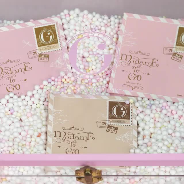 Madame Gie Madame To Go - Face Pallete Matte Glitter Eyeshadow Palette