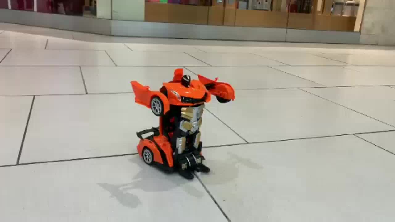 2 in 1 Listrik RC Mobil Transformasi Robot Anak Laki-laki Mainan Luar Ruangan Remote Control Olahraga Deformasi Mobil Robot Model Mainan