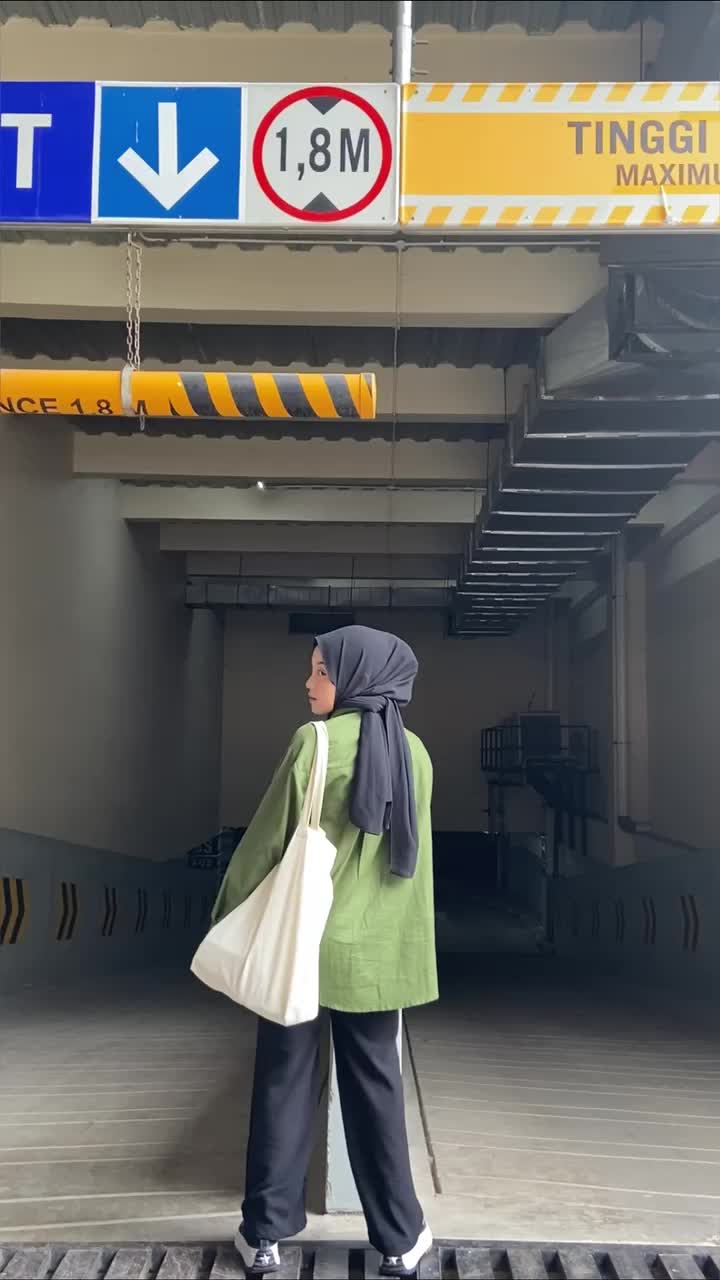 BYACLOTH - Kemeja Linen Oversize - Baju Kerja Kantor Wanita Panjang Kancing Kerah Atasan