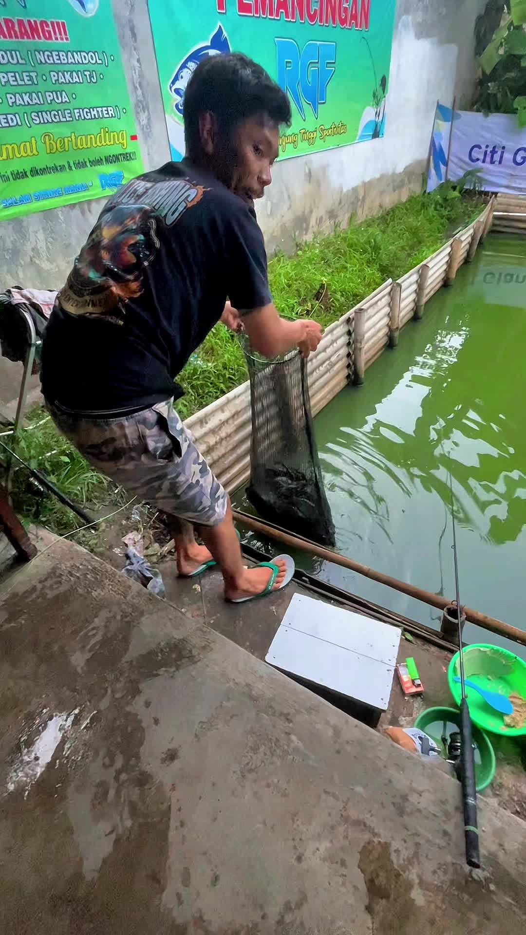 Saritem Umpan Champion Amis Anyir & Premium Amis Gurih Dijamin Makanin Moncer Ikan Mas Rame Babonan