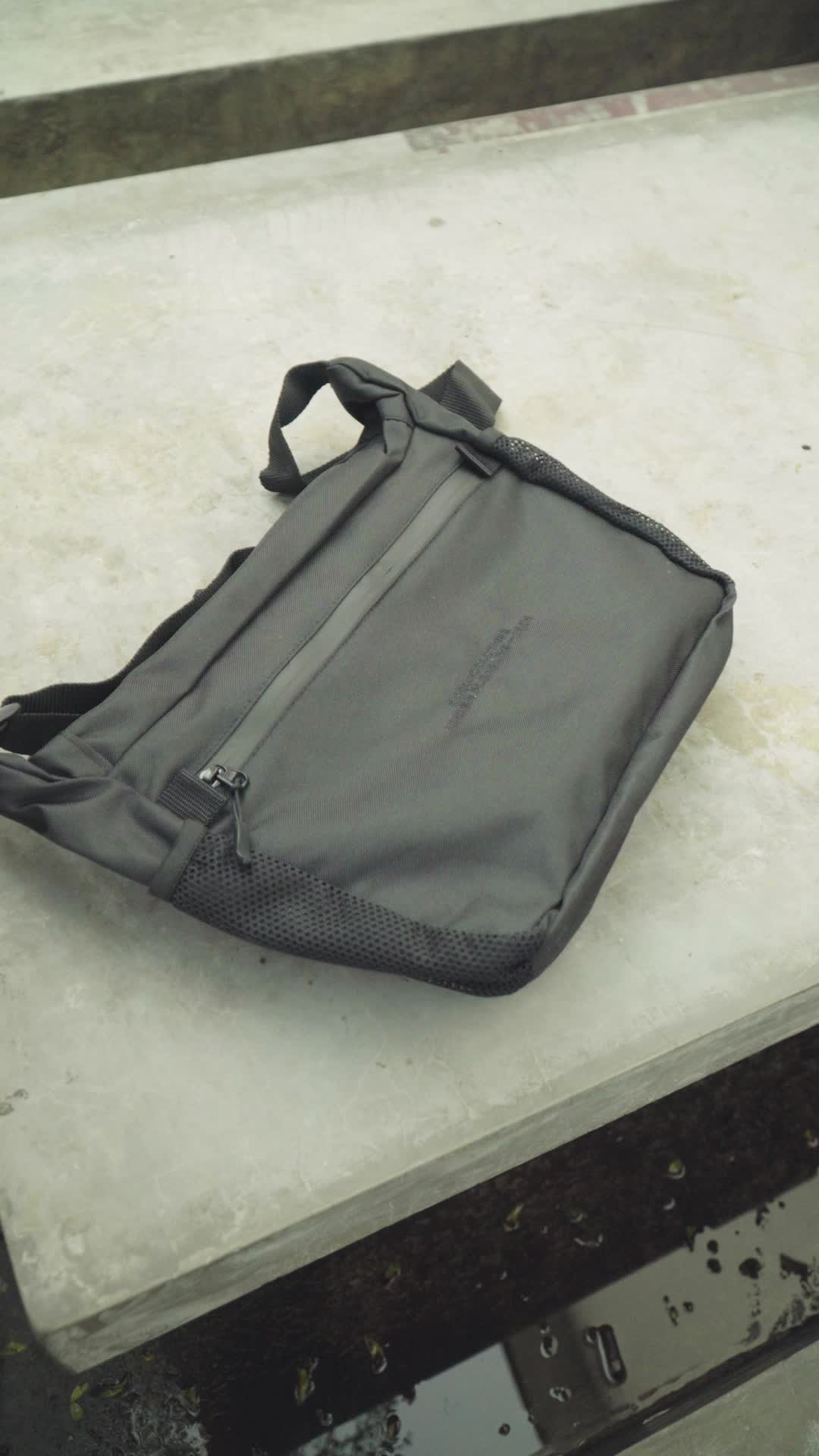 Cosmic Tas SlingBag Pria ZESTY BLACK Canvas Selempang