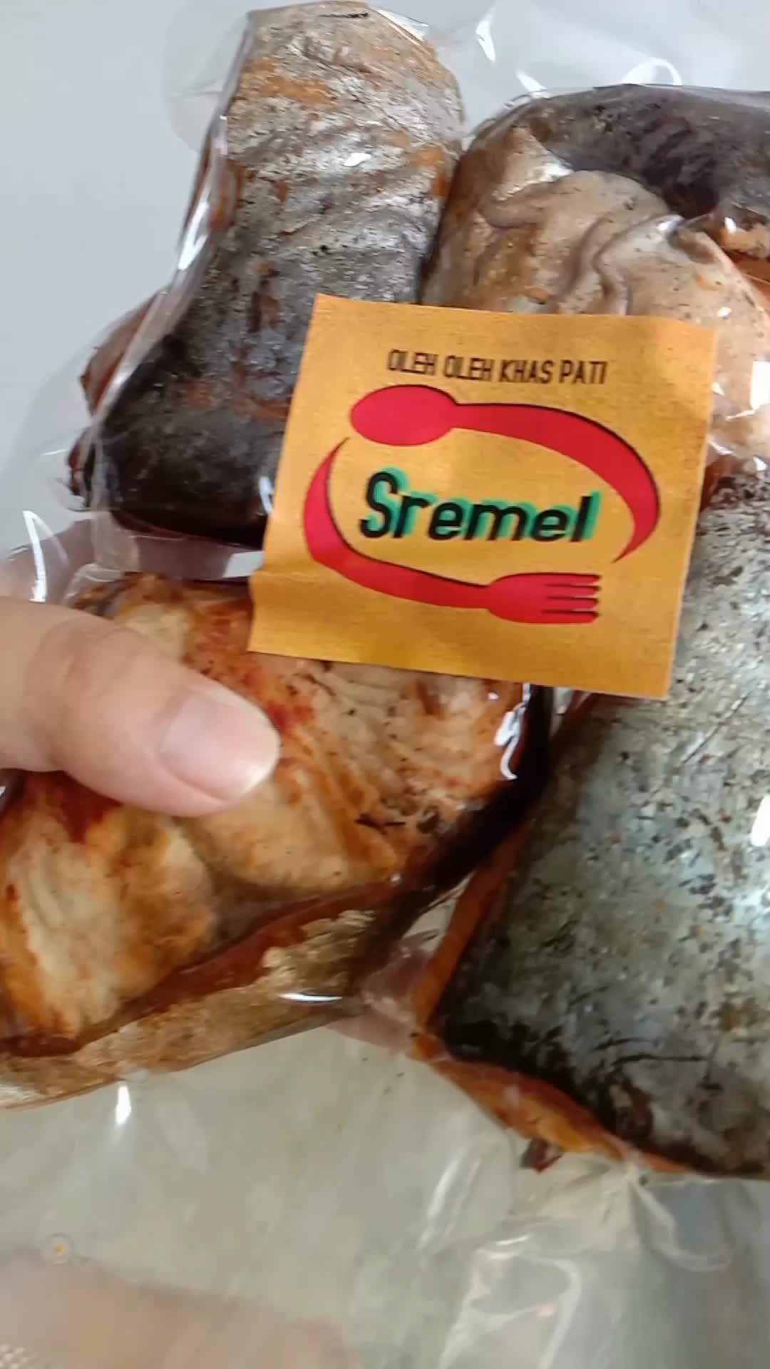 Ikan Asap Manyung Vacum 1 Kotak Isi 4/5