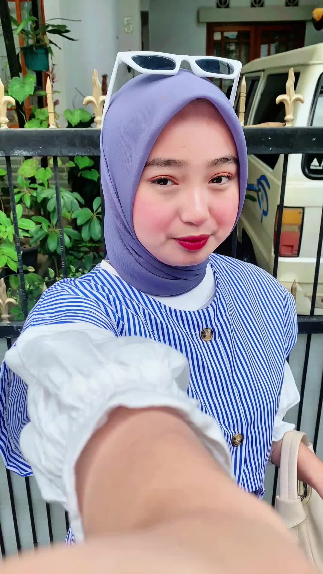 Cinesia Id Kimora Batch Salur Vest Setelan Clean Outfit Korean Style Crop Dan Rok A-Line Katun Wanita Biru Putih Muslim Baju Atasan Casual Remaja