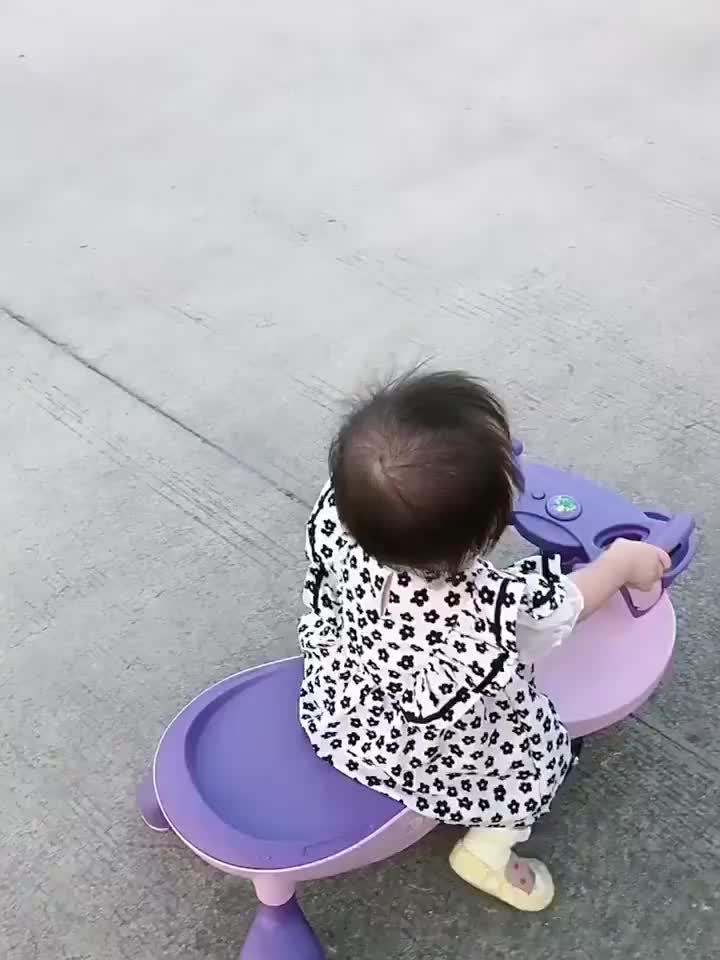 [Pengiriman Gratis] Mobil mobilan Anak Swing Car YOYO car mainan playground ride on tunggang dorong