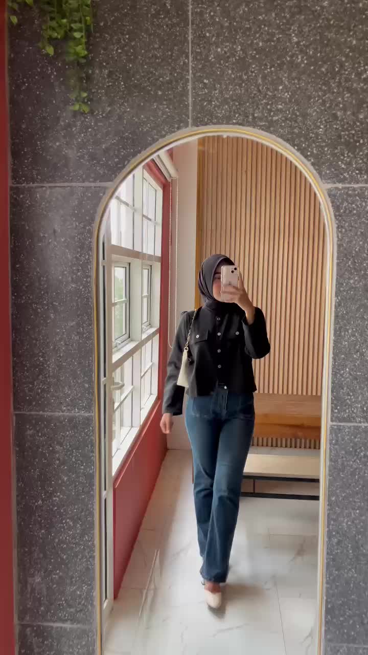 Blazer Crop Wanita - Elena Outer Basic Wanita Luaran Top - Atasan Wanita Basic Lengan Panjang