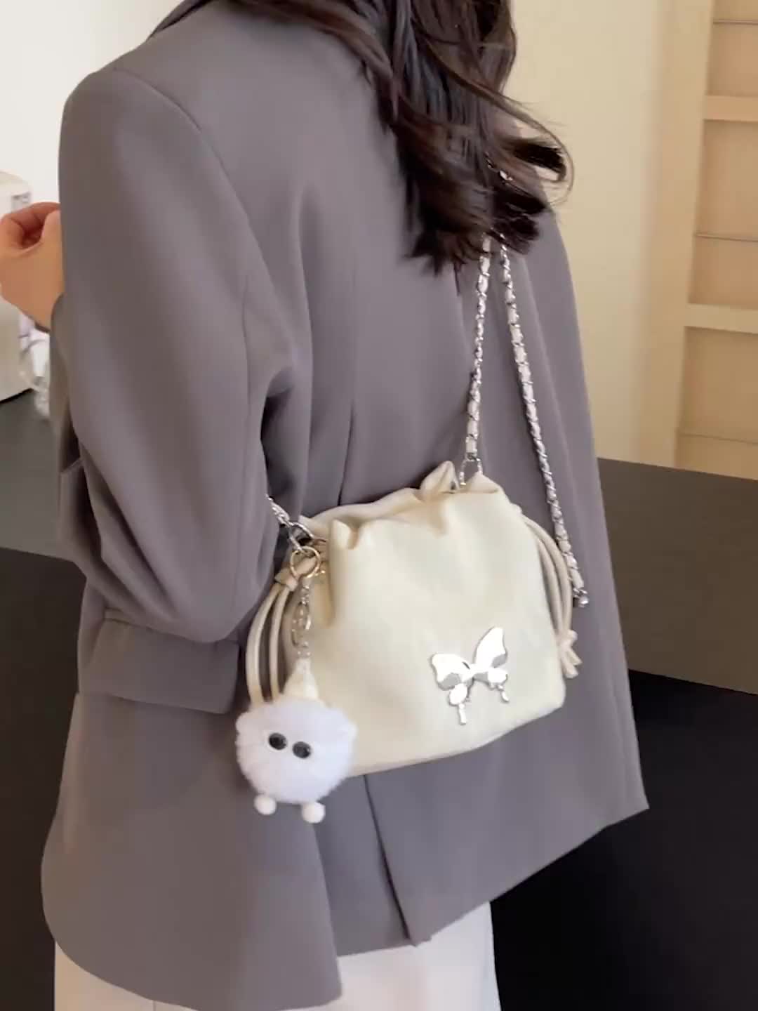 Free Gantungan Tas Bahu Wanita Busur Baru Tas Selempang Tekstur Butiran Gletser Tas Ember Serut Santai Fashion Shoulder Bag Bucket Bag