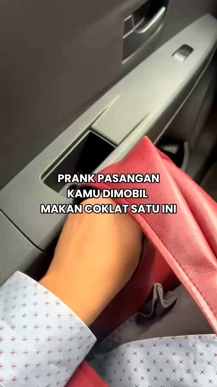 Hush Cokelat Hitam untuk Pasangan 32 Gram 1 BOX CEMILAN MANIS