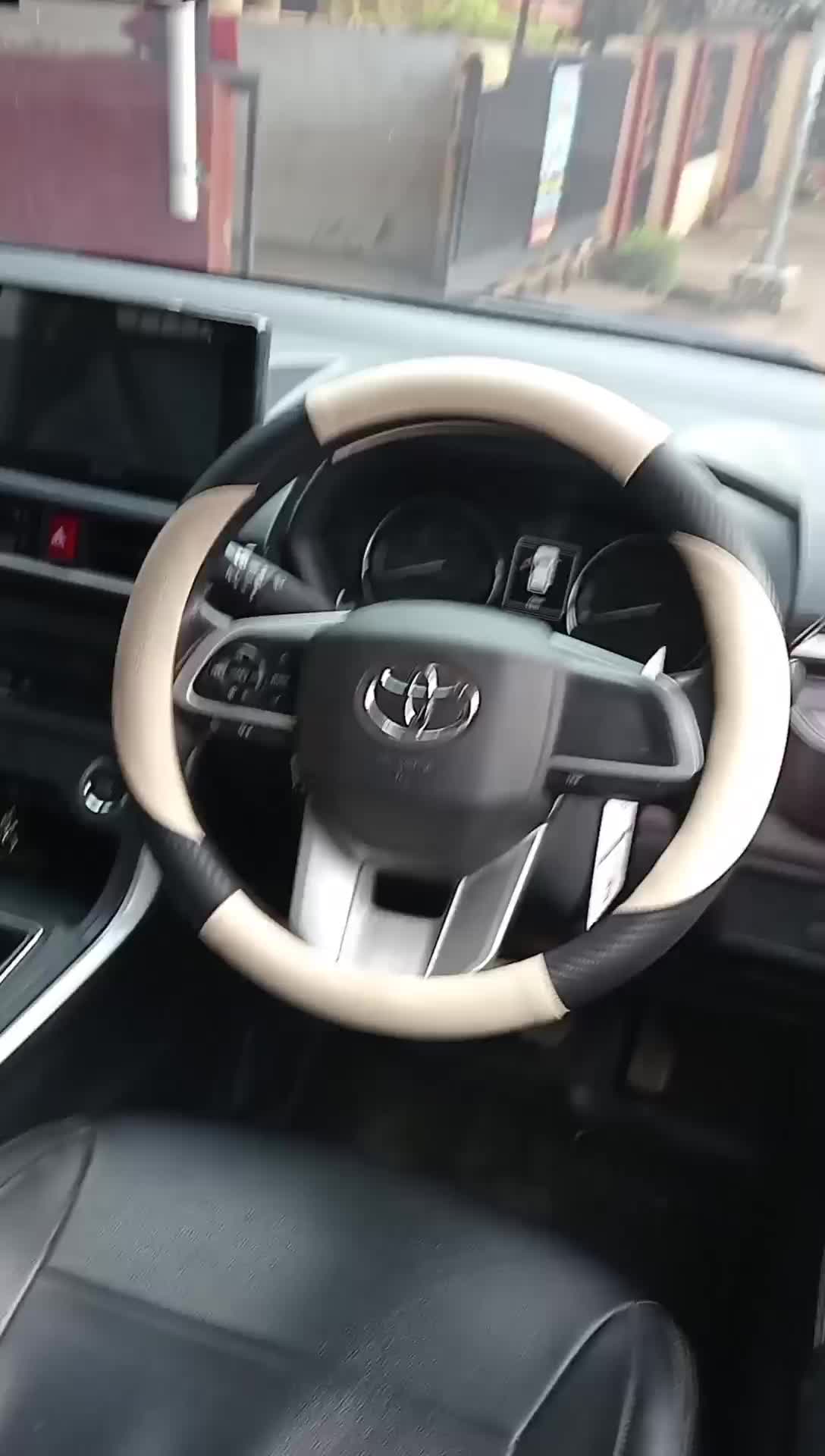 Sarung Stir Mobil Mini Bus Anti Slip Avanza Xenia Sigra Agya Ayla Brio APV Innova Honda Jazz Desain Modern Elegan Melindungi Interior dari Noda Goresan Car
