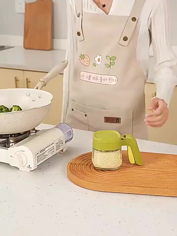 Tempat Penyimpanan Bumbu Dengan Model Flip Top Peganggan Pembuka Tutup Dengan Sendok / Toples Bumbu Kaca Kitchenware Dapur