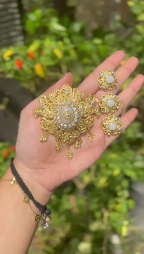 Shandra Bali - Set Bros Gada Permata Zircon Pin Aksesoris Perhiasan Baju Adat Kebaya Hijab Alpaka Anting Cincin Bros Jewellery Terbest Seller