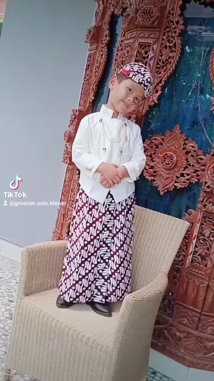 Beskap Anak Bawahan Rok Batik Putih Blangkon Putih Baju Adat Jawa Anak Fashion Katun Toyobo Full Furing Dalam Size L Hingga XXXL