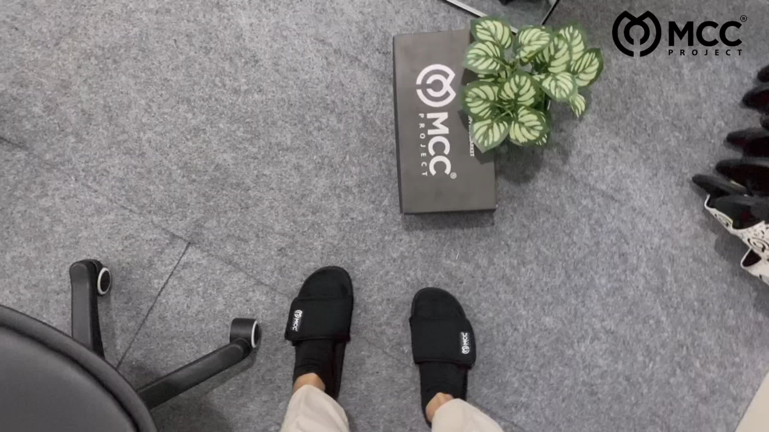 Sandal Selop Pria Terbaru ACL Black White Kekinian Size 38-43 Sendal Slop Kasual Elegant 2025 Shoes Karet Wanita