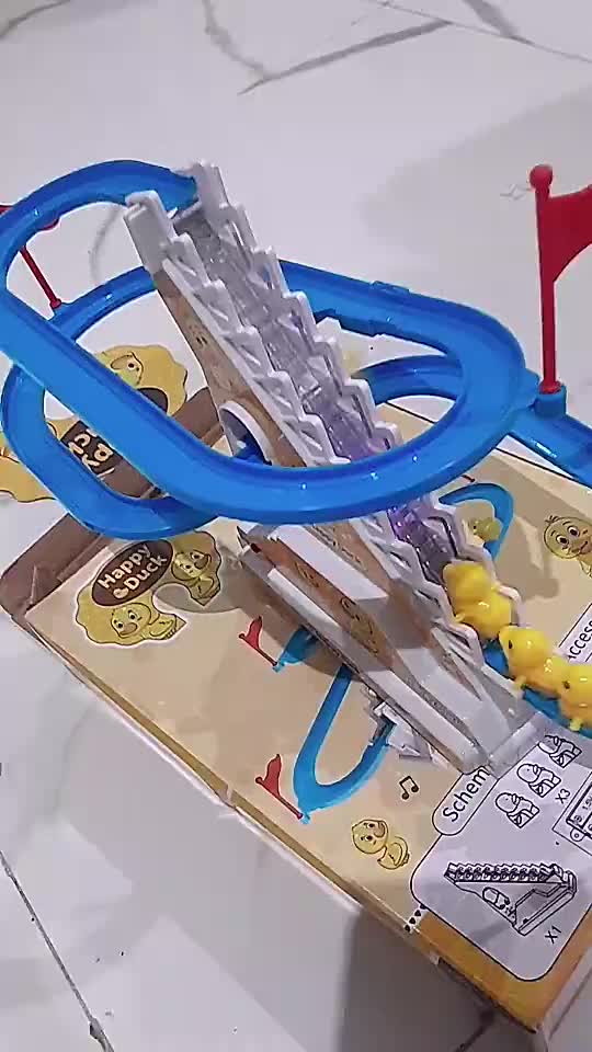 COD  Mainan bebek Tangga berjalan  Bebek Kuning Versi pengisian daya terbaru /bebek mainan/ Seluncur Tangga Bebek/Mainan bebek naik tangga /Mainan Anak Laki Laki/