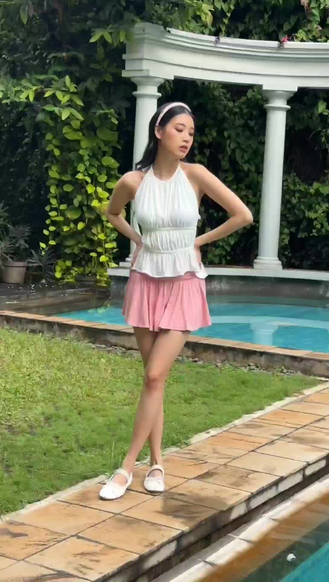 DAISY HALTER TOP | Atasan Halter Tanktop Fitted Kemben Tubetop Top Wanita Coquette Basic Top | PRETTY BASIC