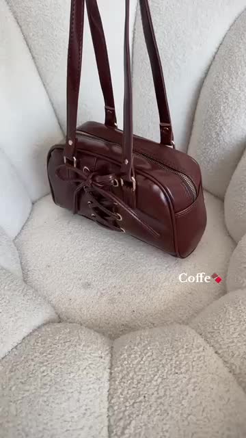 AMIRACO Tas Aiko Shoulderbag Wanita Bahan PU Leather Premium Slingbag Ukuran Medium 24x14 cm Desain Elegan & Nyaman Cocok untuk Gaya Sehari-hari