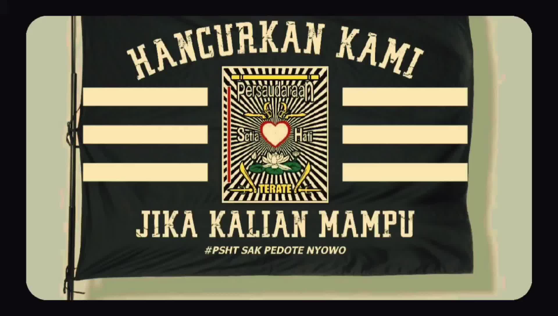 BENDERA SPANDUK UMBUL UMBUL KAIN HANCURKAN KAMI JIKA KALIAN MAMPU PSHT SETIA HATI TERATE, Tali pojok, Warna pekat, awet tidak mudah pudar