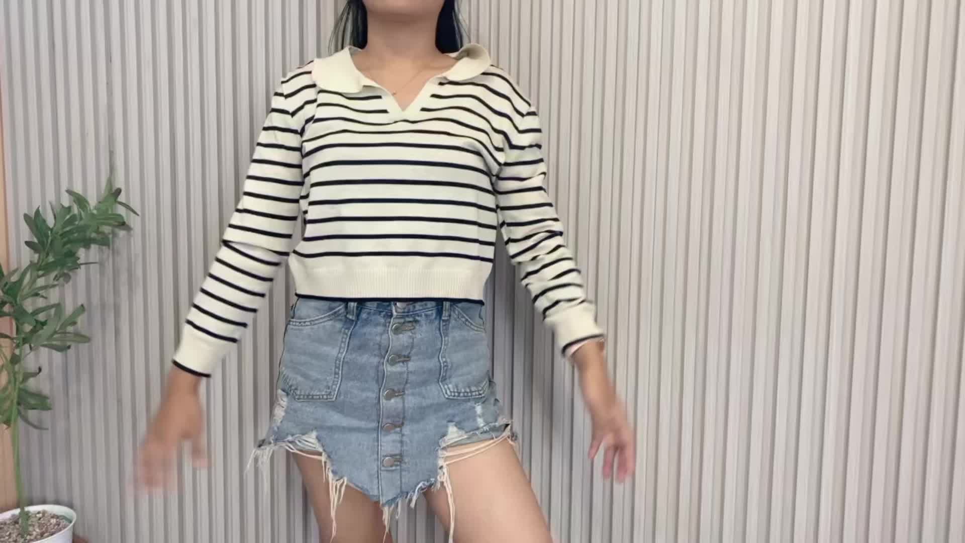 MAMAMARA - Knitwear Sweater Crop Top Rajut Bergaris Lengan Panjang Putih Wanita Atasan Motif Garis Baju Salur