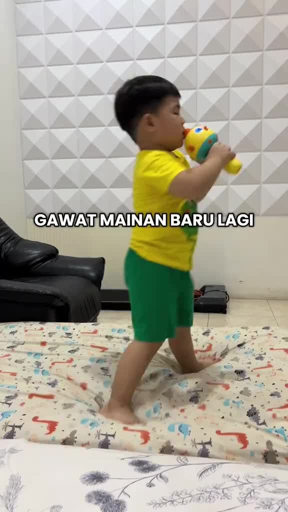 Mainan Mikrofon Anak Mikrofon Bluetooth Wireless dengan Fitur Speaker Mainan Nyanyi untuk Bayi&Anak Toys
