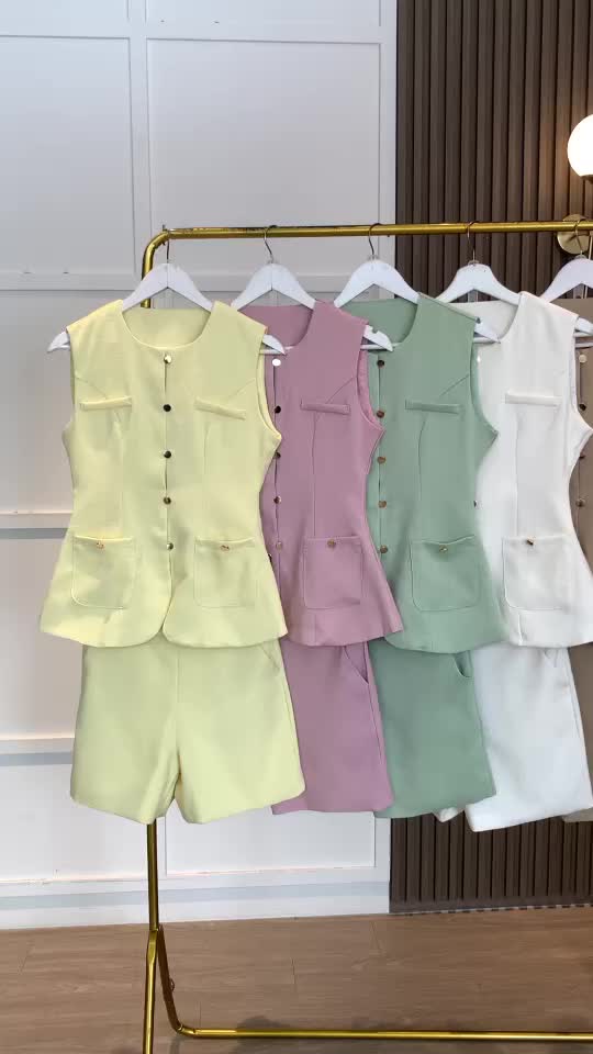 Jennie Gold Button Tweed Vest Shorts Set / Setelan Premium Elegan Mewah Wanita SET7436