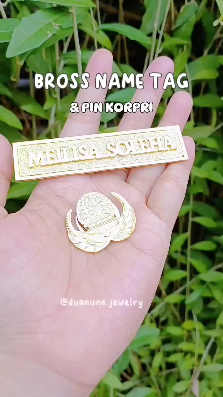 BROSS NAMETAG TIMBUL CUSTOM TITANIUM LAPIS EMAS