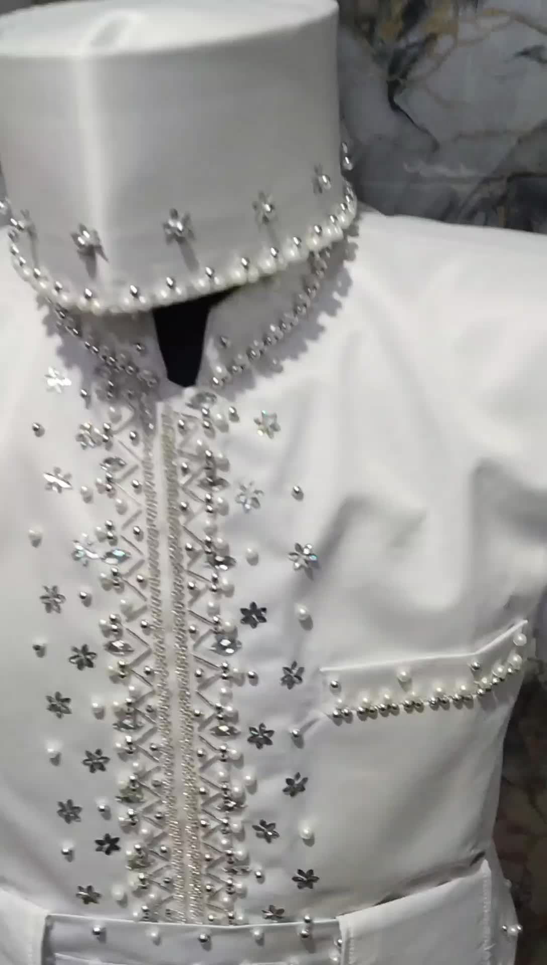 beskap pengantin, putih, model sundaan, baju tradisional sunda untuk pria dewasa, berpayet, hiasa kombinasi silever, mutiara, Mata-mata, stelan, terdiri dari celana, kopeah, beskap, lengkap acsesoris, tempat kriss, boro-boro,, berbagai ukuran, m, l, xl