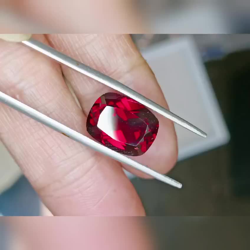 Pyrope Almandine Garnet 7,55ct