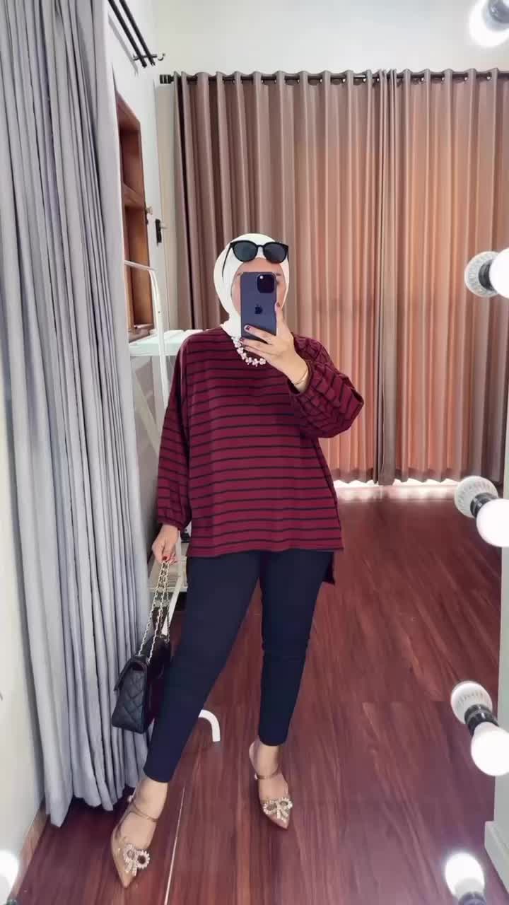 Layra stripe blouse atasan oversized muslim casual wanita garis Setrip Combed Fit Kaos