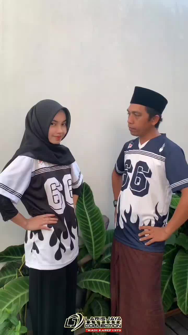 Kaos Oversize Putih Jersey Tshirt Kaos Oversize Unisex Premium dengan Desain Angka 66 Grafis Api Hitam Cocok untuk Futsal Volly Sport