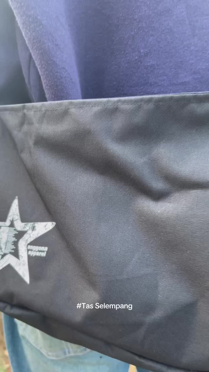 Tas Selempang Pria Graffiti Cowok Keren dan Parah Slingbag Hitam