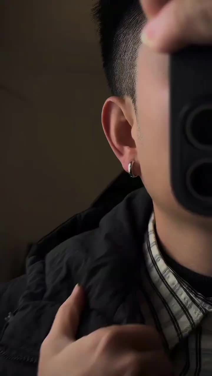 COD Anting Tindik Titanium Hoop Pria | Warna Silver & Hitam – Desain Bulat Modis dan Sangat Tahan Lama Unisex